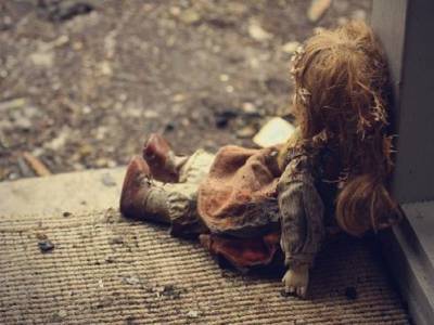 Сажала на цепь, чтобы не воровали еду из холодильника: в Петербурге арестовали горе-мать, истязавшую своих детей - bloknot.ru - Санкт-Петербург