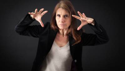 Жительница Нетании обвинила сиделку отца: гипнотизирует и крадет деньги - vesty.co.il - Израиль - Германия