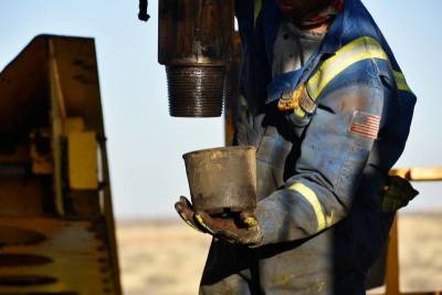 Цены на нефть снижаются - smartmoney.one - Reuters