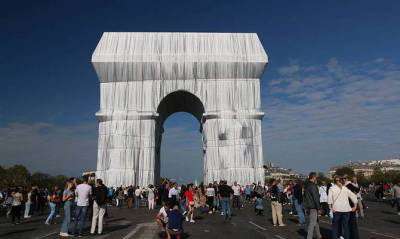 Шарль Де-Голль - Триумфальную арку в Париже обернули в серебряную материю - capital.ua - США - Украина - Франция - Париж