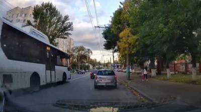 На ул. Калинина водитель автобуса проехал по встречной полосе - penzainform.ru
