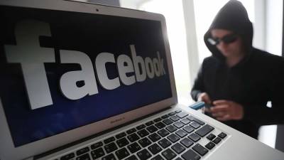 WSJ сообщила о бездействии Facebook при использовании соцсети в преступных целях - iz.ru - Израиль