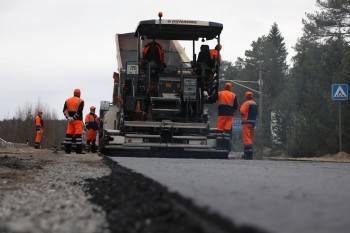 Дорогу на Новгородскую область ремонтируют на Вологодчине - vologda-poisk.ru - Вологодская обл. - Новгородская обл.