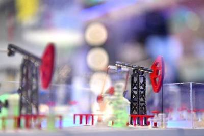 Нефть дешевеет на укреплении доллара перед заседанием ФРС США - smartmoney.one - Москва - США