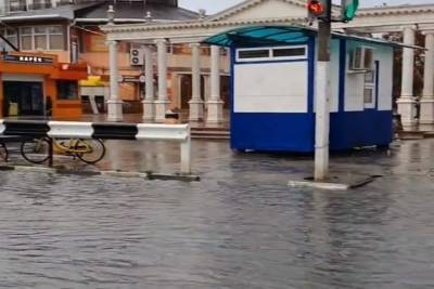 Жители Анапы: в городе «еле-еле капает», но город уже затоплен - kuban.mk.ru - Анапа - Краснодарский край - Витязево