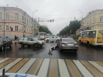 Водитель, устроивший ДТП с пострадавшими в центре Рязани, проехал на красный - 7info.ru - Рязань