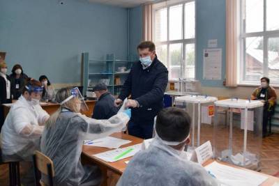 Представители депутатского корпуса голосуют в Воронежской области - gorcom36.ru - Россия - Воронеж - Воронежская обл.
