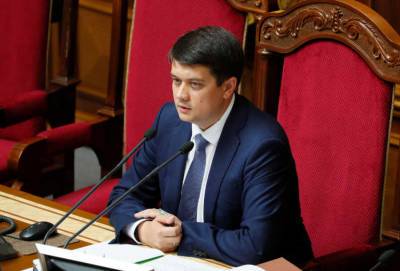 Владимир Зеленский - Дмитрий Разумков - Михаил Подоляк - Разумкова обвинили в «саботаже» инициатив Зеленского - news-front.info - Украина