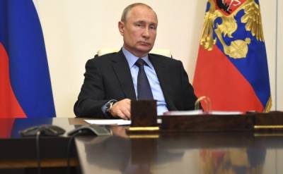 Владимир Путин - Дмитрий Песков - Песков объяснил несовпадение даты на часах Путина с днем, когда он голосовал - nakanune.ru - Россия