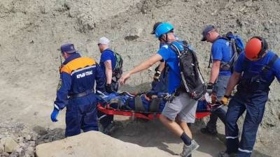 ТАСС: один человек погиб и двое пострадали при сходе ледника в Карачаево-Черкесии - russian.rt.com - респ. Кабардино-Балкария - респ. Карачаево-Черкесия - Домбай