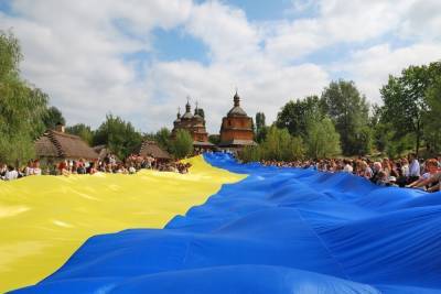 Тарас Креминь - Омбудсмен увидел угрозу нацбезопасности Украины в убийстве кириллицы - mk.ru - Украина - Азербайджан