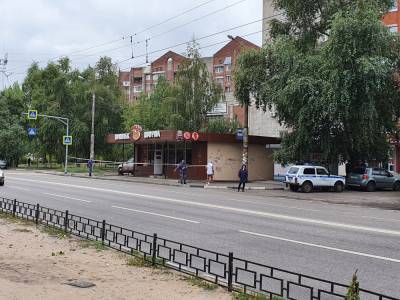 В Воронеже незаконное кафе демонтируют при поддержке вооруженной полиции - gorcom36.ru - Воронеж