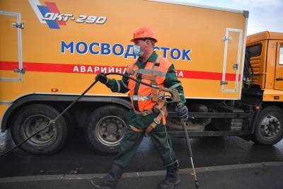 Столичная водосточная сеть справляется с объемом осадков - vm.ru - Москва