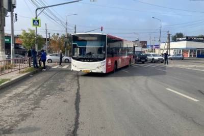 Рейсовый автобус сбил пенсионерку на пешеходном переходе в Волгограде - volg.mk.ru - Волгоград - Волгоградская обл.