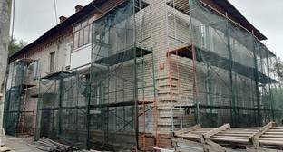 Жители волгоградского поселка Мирный пожаловались на текущие во время капремонта крыши - kavkaz-uzel.eu - Волгоград - Волгоградская обл. - с. 2016 Года