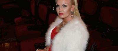 44-летняя Камалия показала свой неухоженный маникюр: «нет времени на себя» - w-n.com.ua