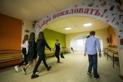 В Петербурге на участке, где «кипит жизнь» по ночам, к утру так и не начали считать голоса - znak.com - Санкт-Петербург