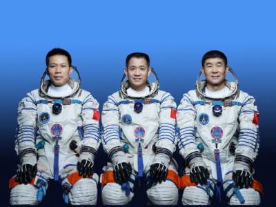 Тан Хунб - Три космонавта вернулись на Землю с самой продолжительной космической миссии Китая - unn.com.ua - Китай - Украина - Киев - район Внутренняя Монголия