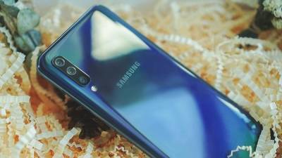 Безумно популярные в России смартфоны Samsung стали ломаться без причин. Компания бездействует - cnews.ru - Россия - Индия