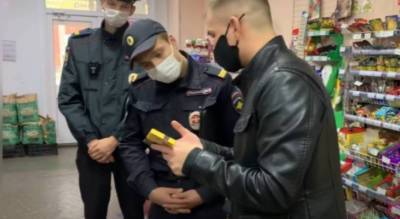 Чувашский "ревизорро" приехал в Алатырь в поисках просрочки: пришлось вызывать полицейских - pg21.ru - Чебоксары