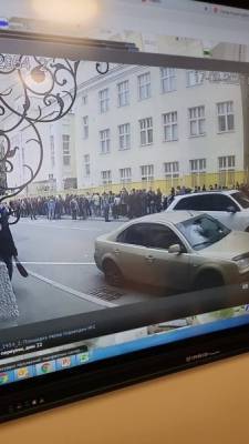"После ночной смены пришли голосовать военнослужащие": в МГИК объяснили огромные очереди на участках - nakanune.ru - Москва