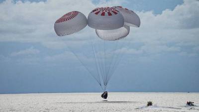 Илон Маск - Джаред Айзекман - Космический корабль Crew Dragon с полностью гражданским экипажем совершил трехдневный полет в космос - vchaspik.ua - Украина - шт.Флорида
