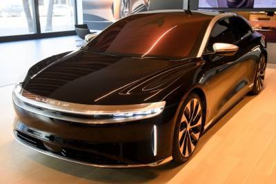 Tesla больше не возглавляет рейтинг самых «дальнобойных» электромобилей EPA. Новый лидер — Lucid Air с запасом хода почти 840 км - itc.ua - США - Украина