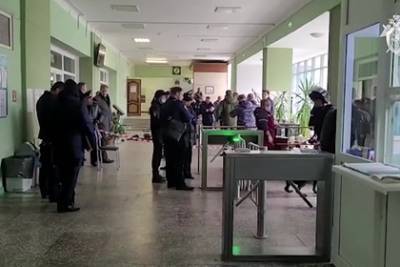 Олег Сыромятников - Следователи проверят читавшего лекцию во время атаки пермского вуза профессора - lenta.ru - Россия