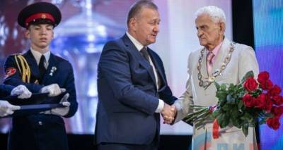 Легендарный Эльбрус Цахоев стал Почетным гражданином Луганска - cxid.info - ЛНР - Луганск