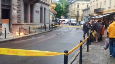 Во Львове посреди улицы вспыхнул пожар из-за повреждения электрокабеля - ru.slovoidilo.ua - Украина - Львов