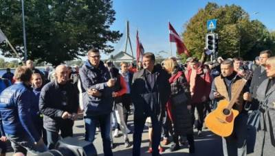 Латвийские «антиваксеры» провели митинг в Риге и выдвинули ультиматум президенту - eadaily.com - Рига - Латвия