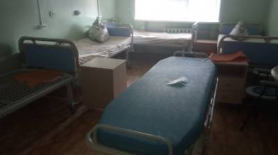 Пациенты Кузнецкой МРБ лежат в коридорах при наличии мест в палатах - penzainform.ru - Пензенская обл.