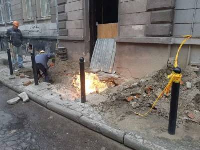 В центре Львова горит газовая труба - lenta.ua - Украина