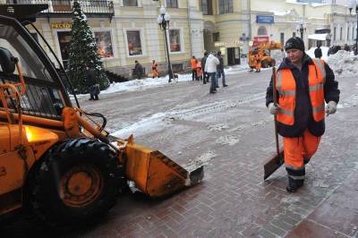 Петр Бирюков - Московские коммунальщики отчитались о готовности техники к зиме - tvc.ru - Москва
