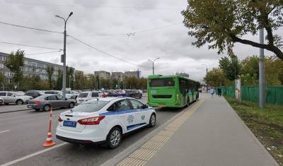 Пенсионерка упала в автобусе в центре Тюмени - nashgorod.ru - Тюмень