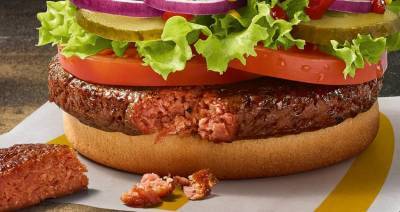 McDonald's запускает продажи первого веганского бургера в Великобритании - produkt.by - Англия - Белоруссия