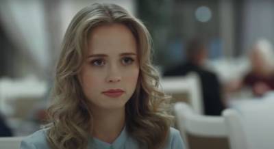 Анна Кошмал - Вот это "булочки": звезда "Сватов" Анна Кошмал в купальнике показала любимые позы прямо на пляже, горячие кадры - ukrainianwall.com - Украина
