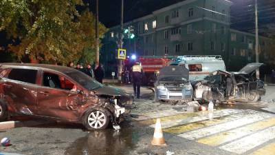 Два человека получили травмы в столкновении трех автомобилей в Дзержинске - vgoroden.ru - Дзержинск - Нижегородская обл.