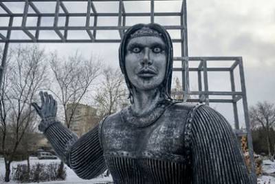 Новый памятник нововоронежской Алёнке сочли слишком женственным - gazeta.a42.ru - Воронеж