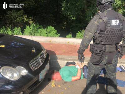 Ирина Верещук - Юрий Бутусов - ГБР задержало на взятке в $20 тыс. высокопоставленного чиновника Минобороны – Бутусов - gordonua.com - Украина - Киев - Минобороны