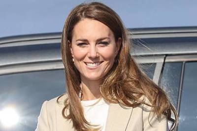 Кейт Миддлтон - принц Джордж - принцесса Шарлотта - Kate Middleton - Кейт Миддлтон вернулась к своим королевским обязанностям после каникул и встретилась с военными в Англии - skuke.net - Англия - Афганистан