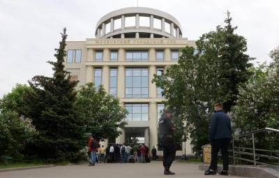 Мосгорсуд отменил домашний арест гендиректору агентства суррогатного материнства Мазуру - tass.ru - Москва
