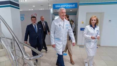 Сергей Собянин - Сергей Собянин посетил экипировочный центр сотрудников здравоохранения столицы - vm.ru - Москва