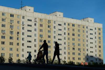 Антон Котяков - Более 900 млрд рублей выделят в России на поддержку материнства и детства - tvc.ru - Россия