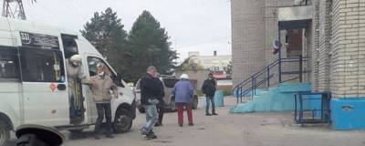 Бердские наблюдатели возмутились подвозом избирателей к УИК №1346 - runews24.ru - Новосибирск - Бердск