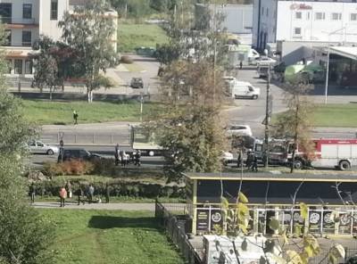 На юго-востоке Петербурга мотоцикл столкнулся с легковым автомобилем - neva.today - Санкт-Петербург - р-н Невский