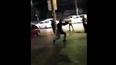 Воронежцы сняли на видео устроившего ночную стрельбу на Ленинском проспекте мужчину - vestivrn.ru - Воронеж