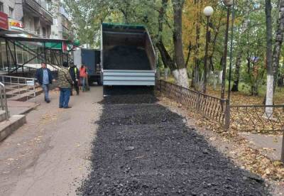 Дорогу по проспекту Гагарина в Приокском районе отсыпали асфальтной крошкой - vgoroden.ru - Нижний Новгород - район Приокский - Благоустройство