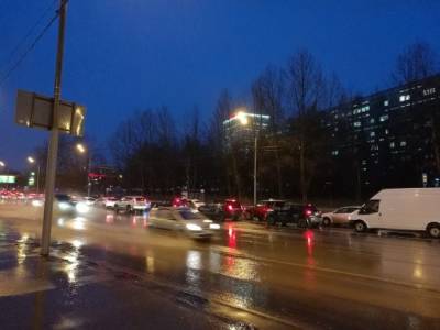 МЧС: Дождь и шквальный ветер не покинут Москву до утра вторника - rosbalt.ru - Москва - Россия