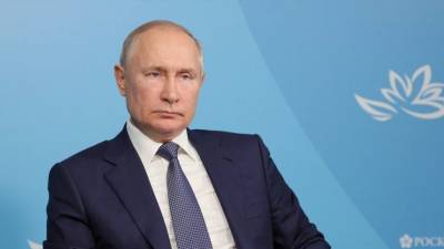 Владимир Путин - Дмитрий Песков - Эмомали Рахмон - Песков сообщил о состоянии соблюдающего режим самоизоляции Путина - 5-tv.ru - Россия - Таджикистан